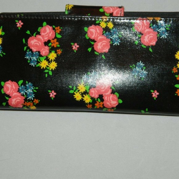 5/$25 Safekeeper Safe Keeper Floral Wallet Womens - Picture 2 of 4
